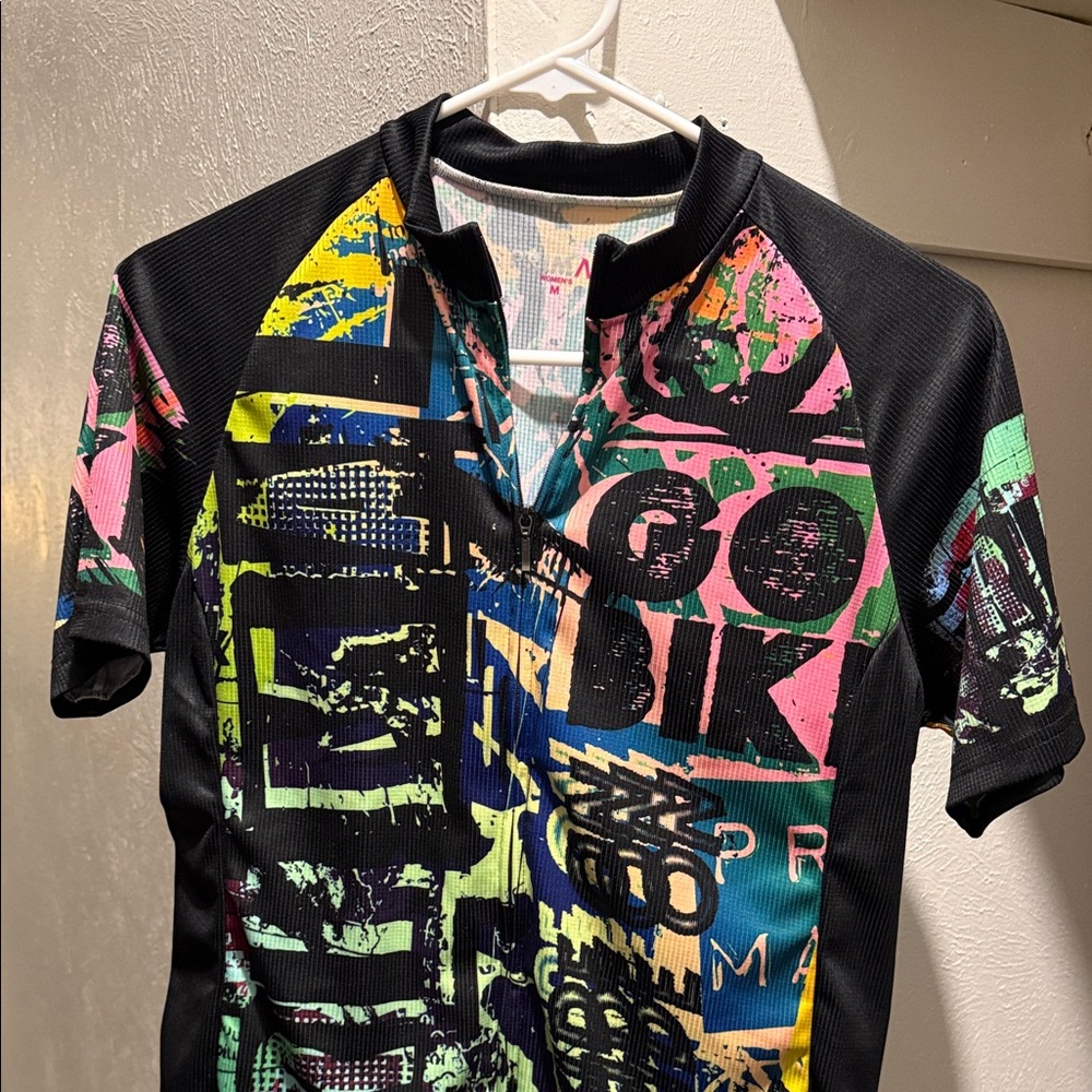 Primal cycling jersey with 3 back pockets